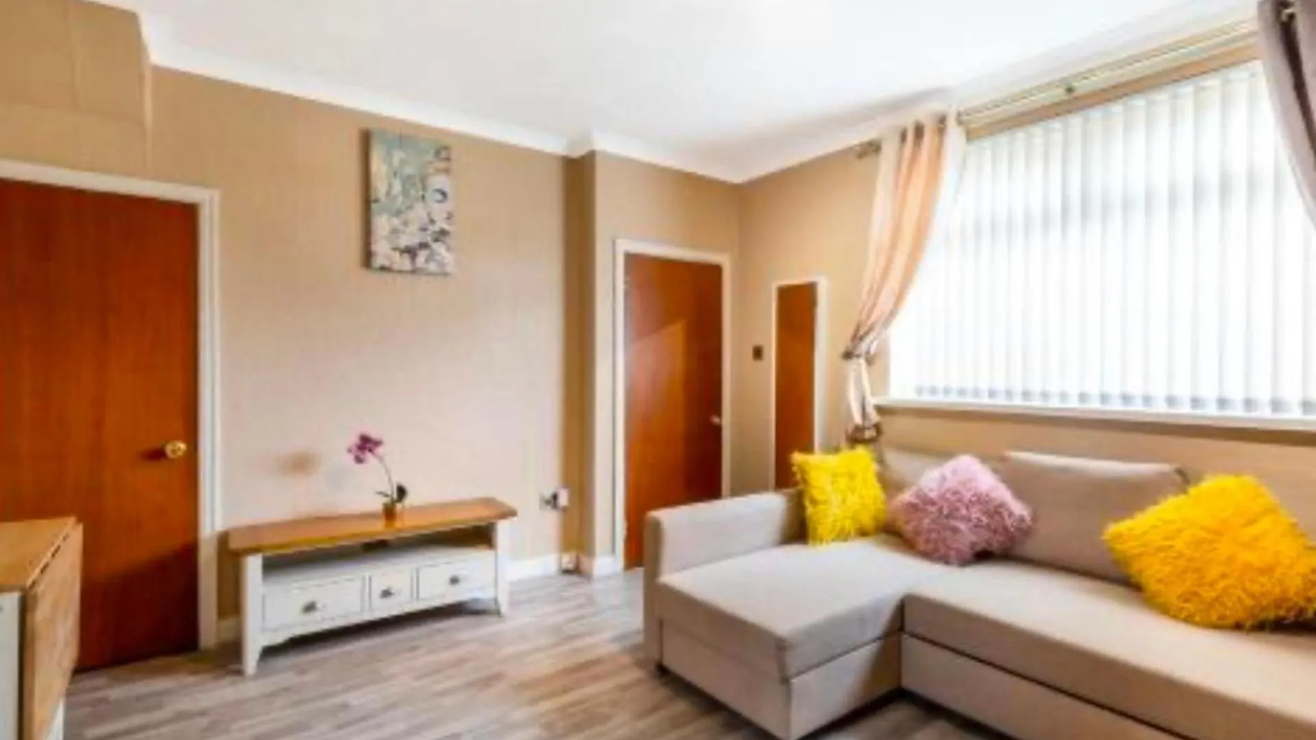 City Home 2Bed Wi-Fi Garage Parking Free Snacks Newcastle upon Tyne 0*,